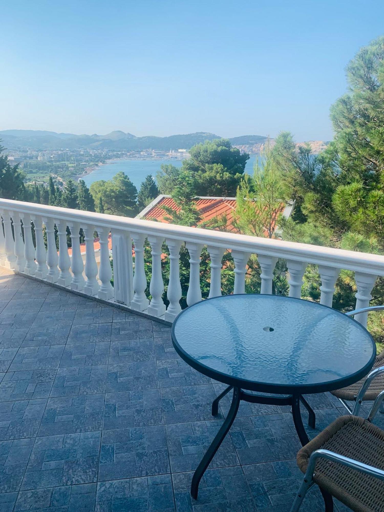 Imperia Apartment Bar Luaran gambar