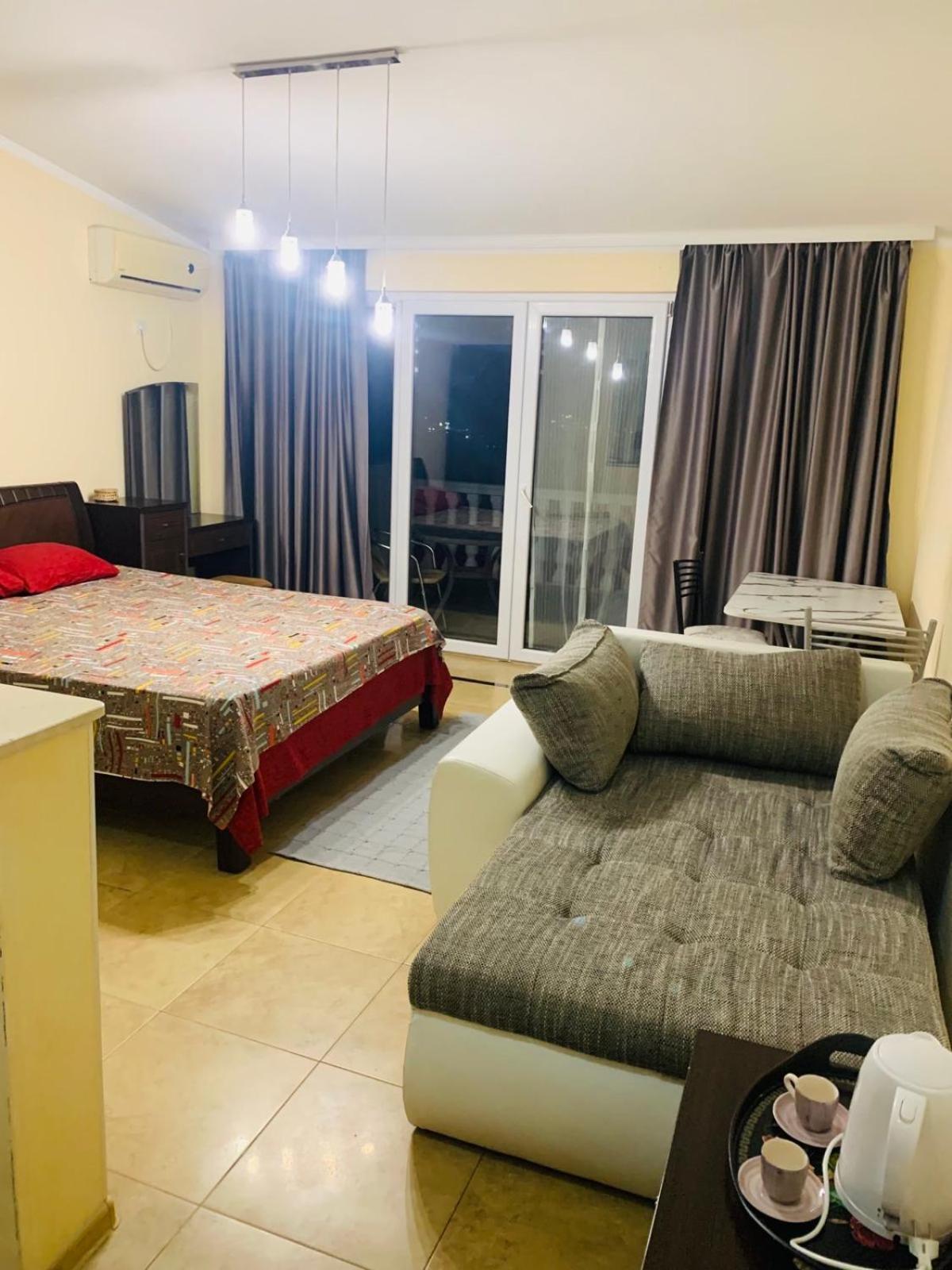 Imperia Apartment Bar Luaran gambar