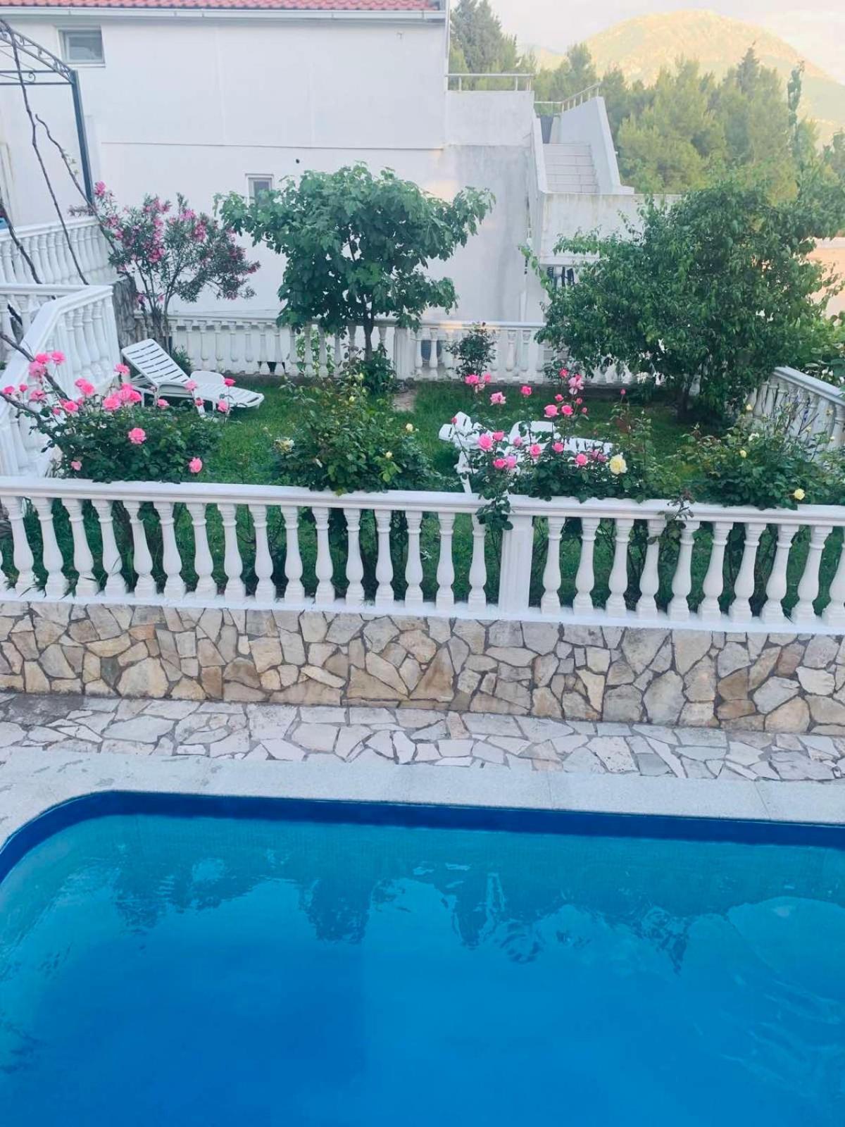 Imperia Apartment Bar Luaran gambar