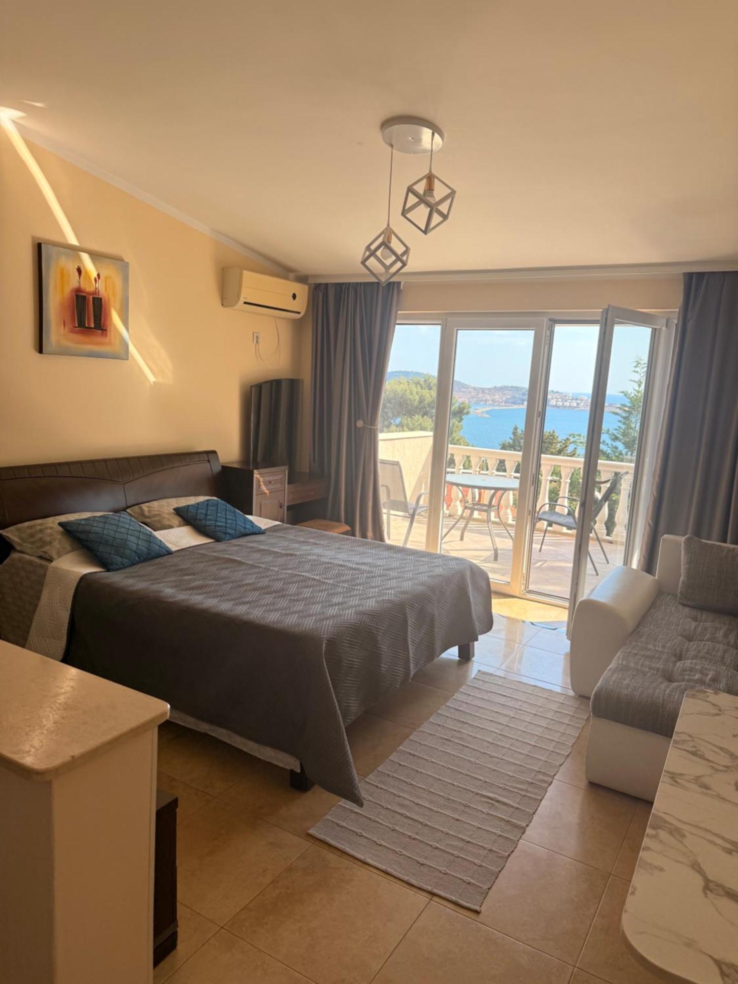 Imperia Apartment Bar Luaran gambar
