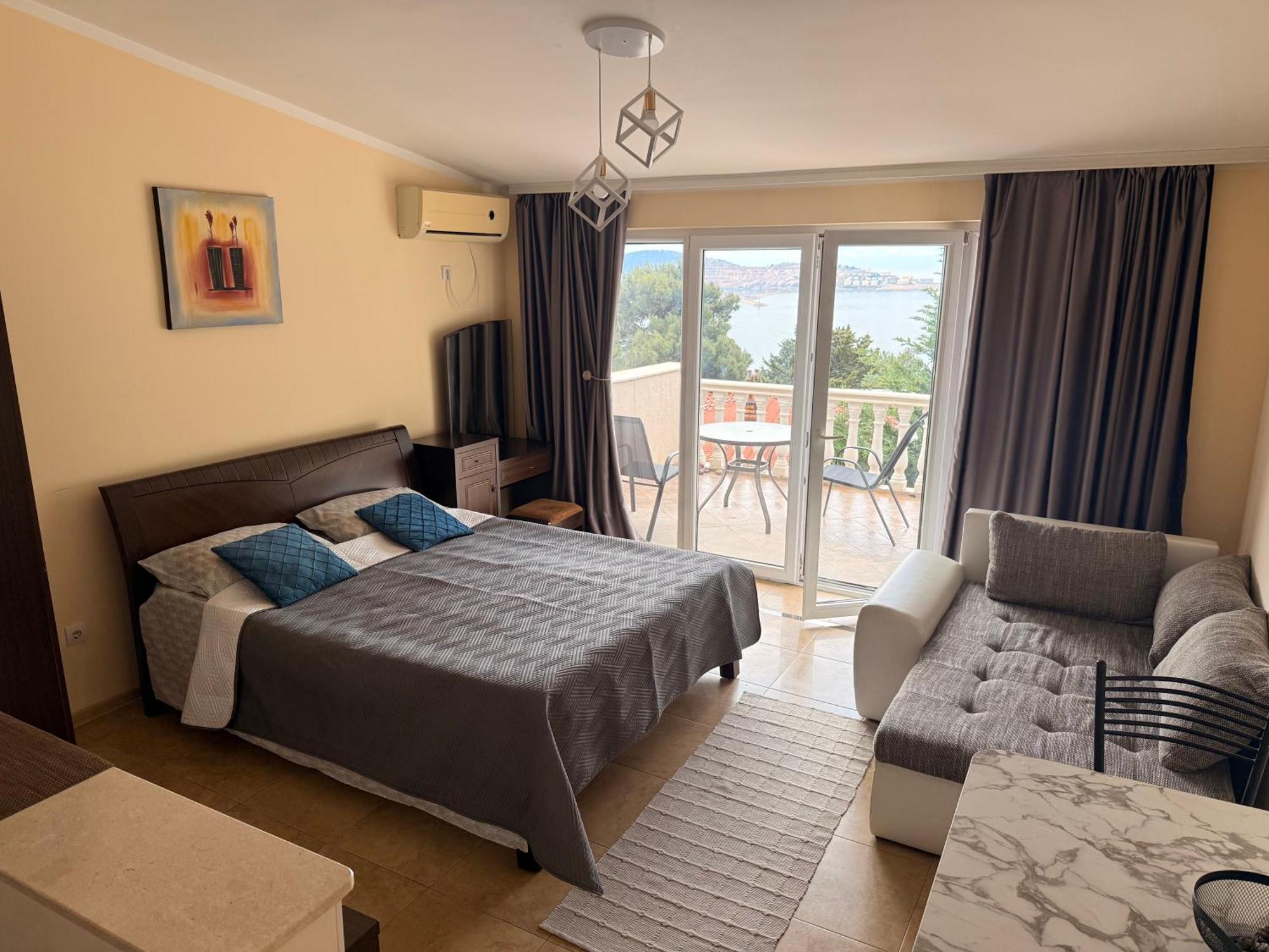Imperia Apartment Bar Luaran gambar