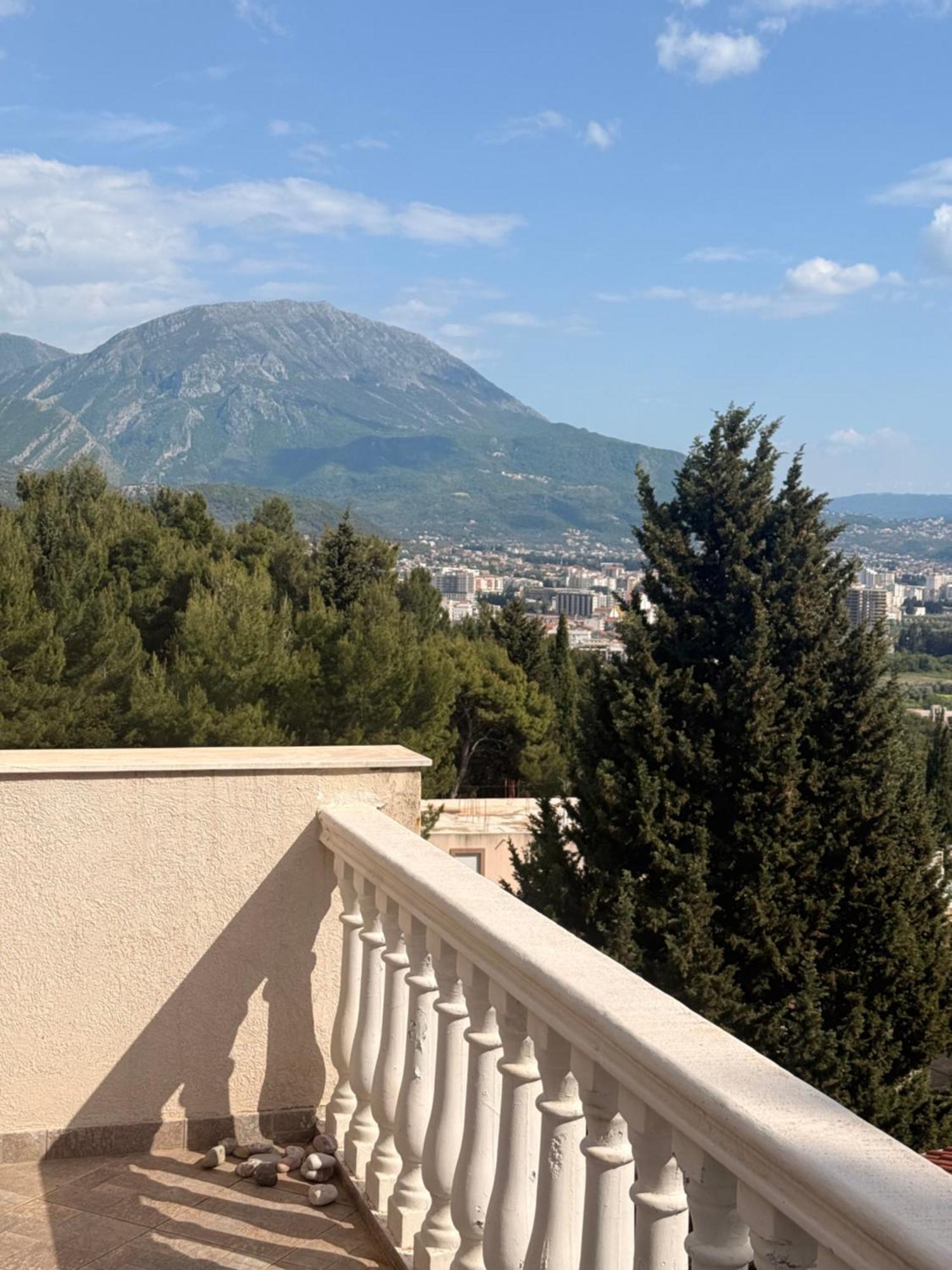 Imperia Apartment Bar Luaran gambar