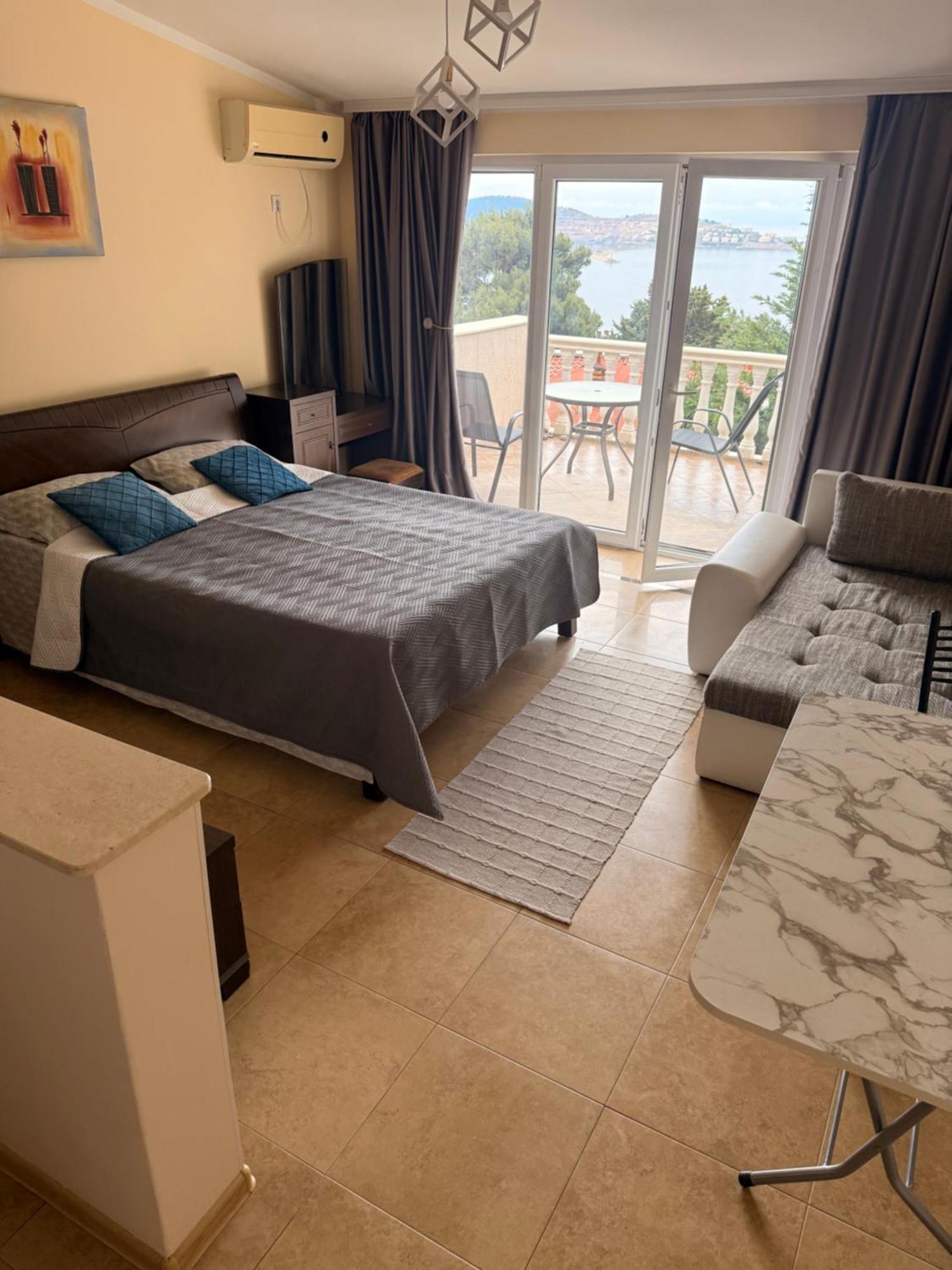 Imperia Apartment Bar Luaran gambar